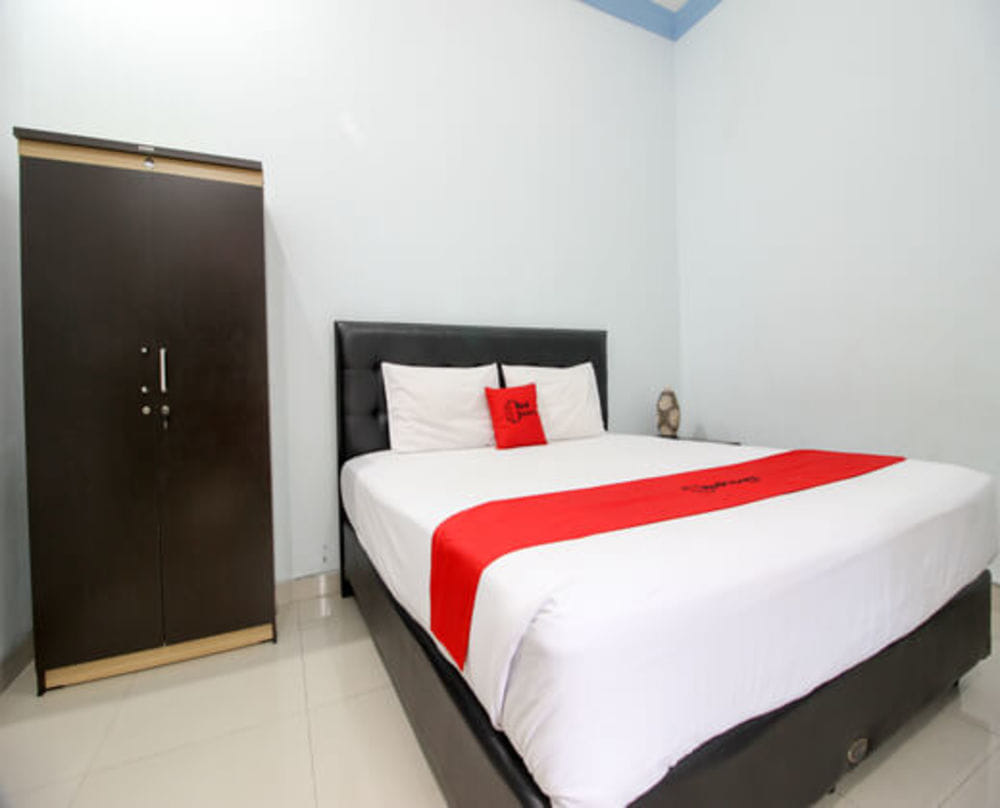 RedDoorz Room