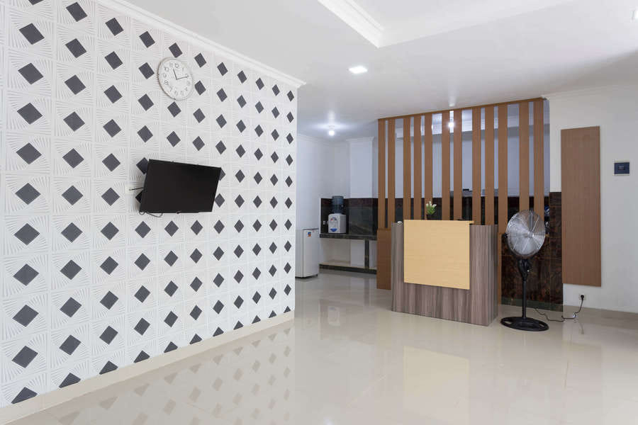 RedDoorz Plus @ Boulevard Residence BSD