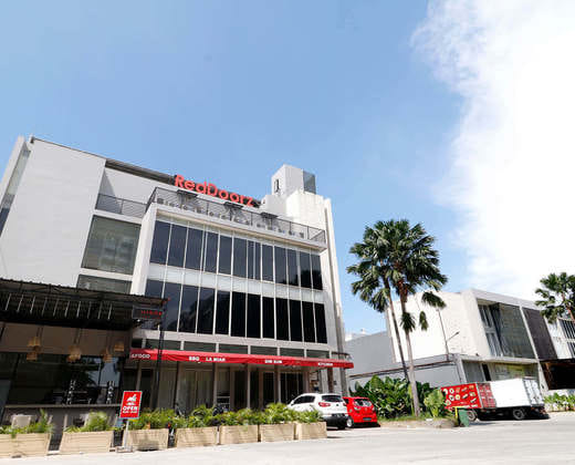 RedDoorz Plus @ Kapuk Business park