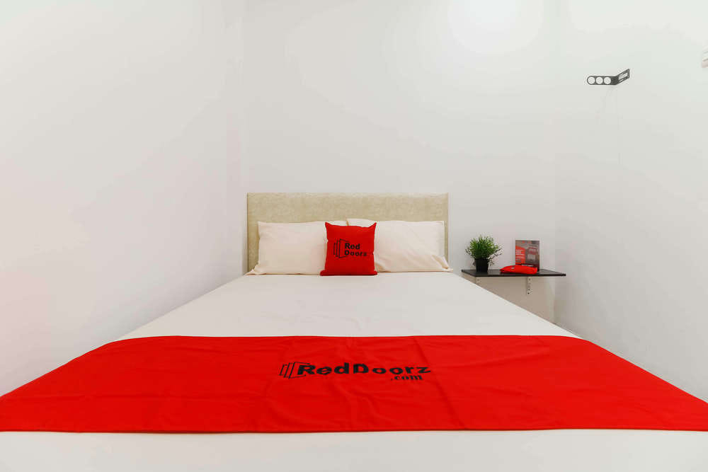 RedDoorz Room
