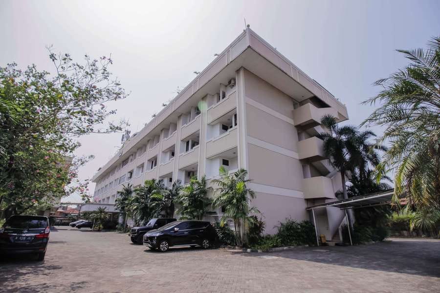 RedDoorz Plus @ Pitagiri GBK Senayan