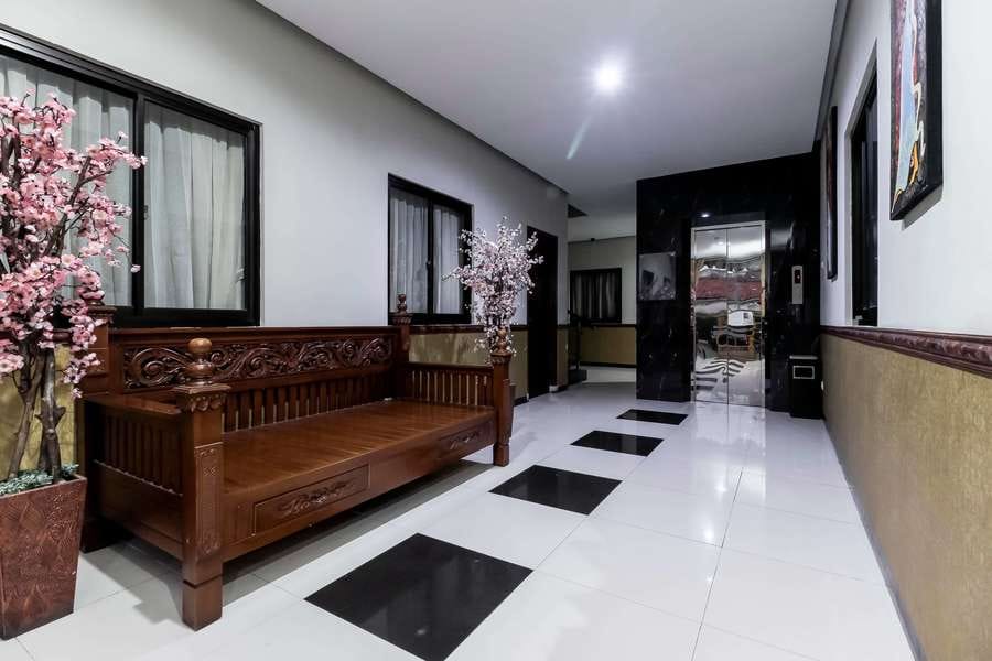 RedDoorz Plus @ Tuparev Cirebon