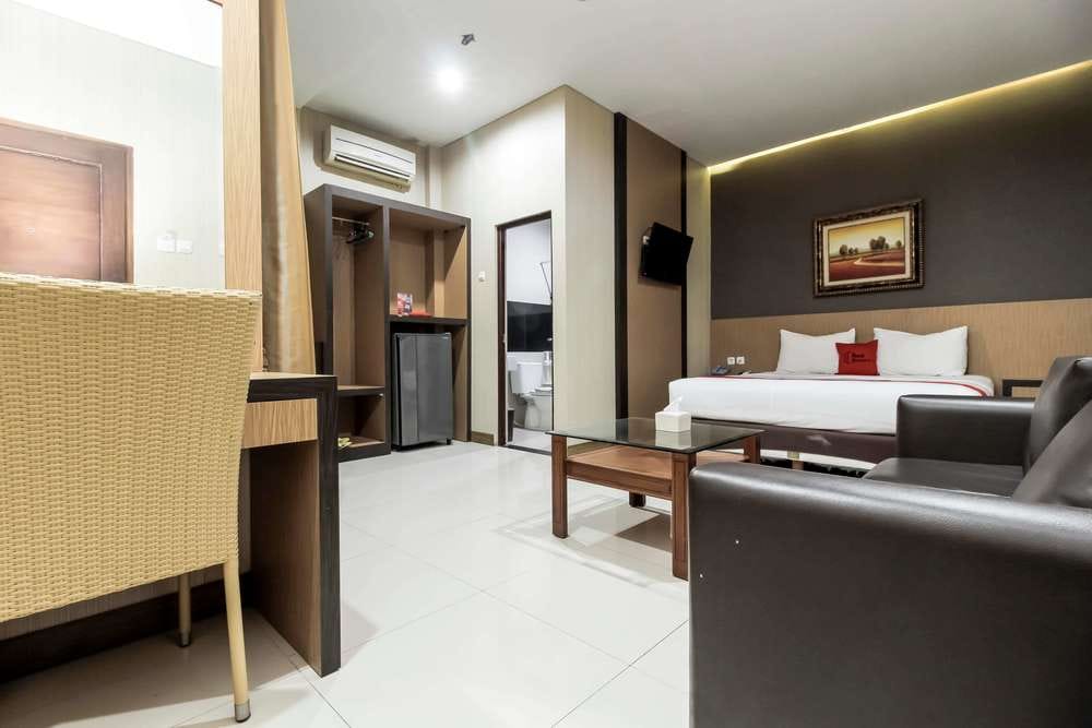 RedDoorz Premium