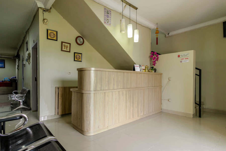 RedDoorz Plus near Lippo Cikarang Mall