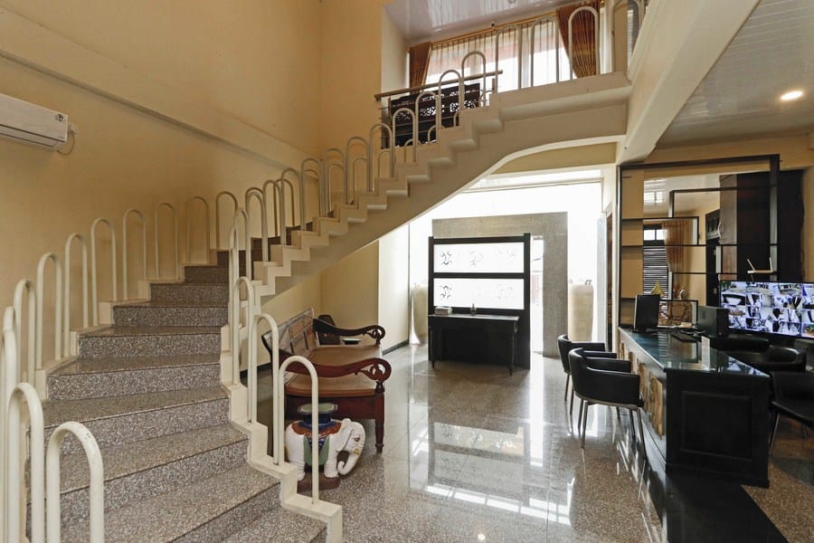 RedDoorz Plus Near Halim Perdanakusuma 2