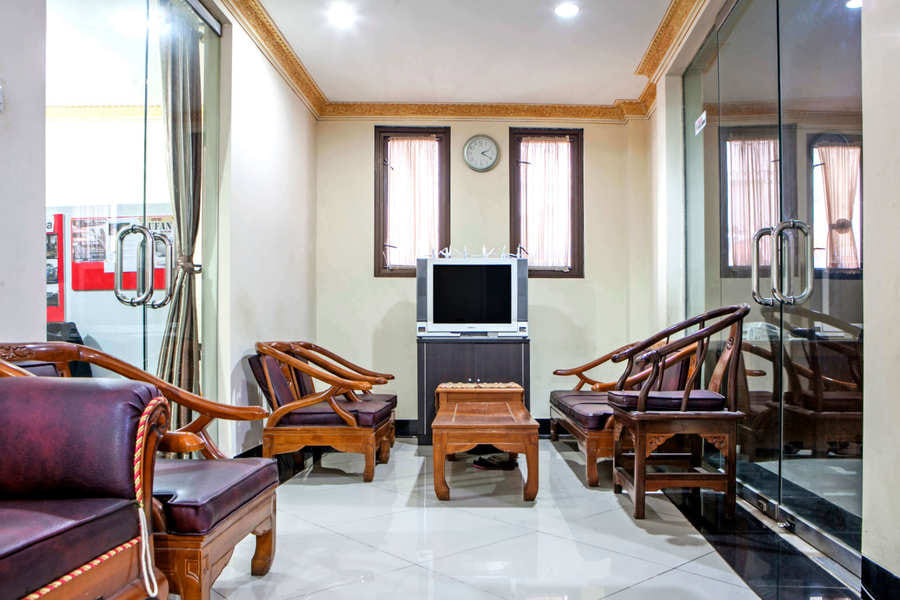 RedDoorz Plus Near Isola UPI