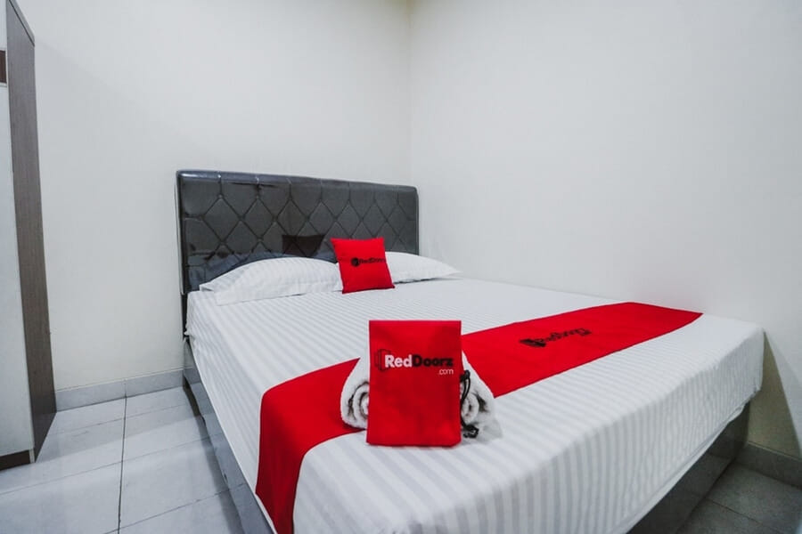 RedDoorz Plus near Semanggi