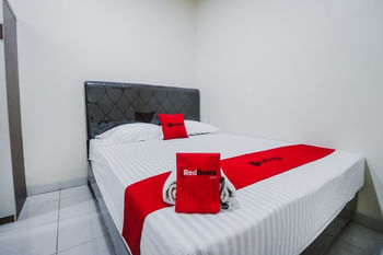 RedDoorz Plus near Semanggi