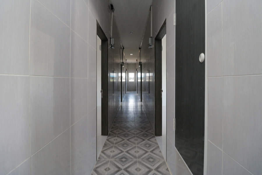 RedDoorz Plus near RS Royal Prima