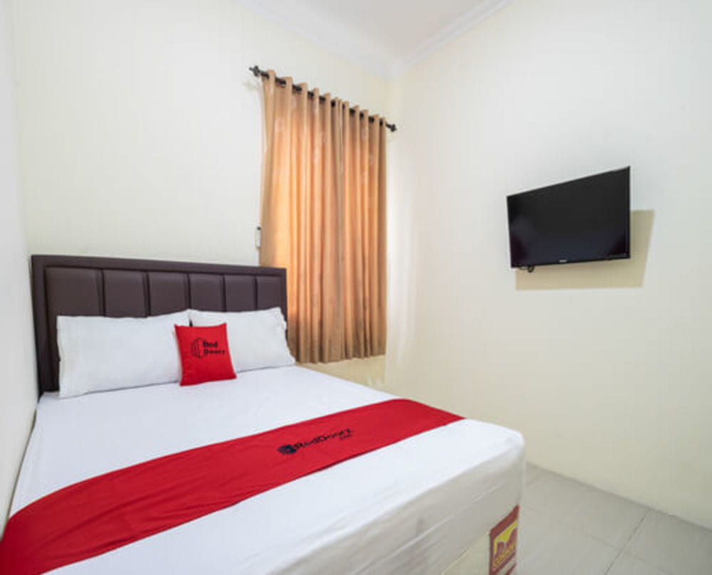 RedDoorz Room