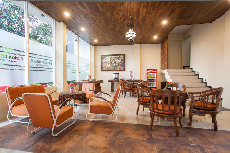 RedDoorz Premium @ Jalan Cengkeh Malang