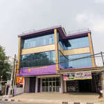 RedDoorz Plus Near Stasiun Bekasi