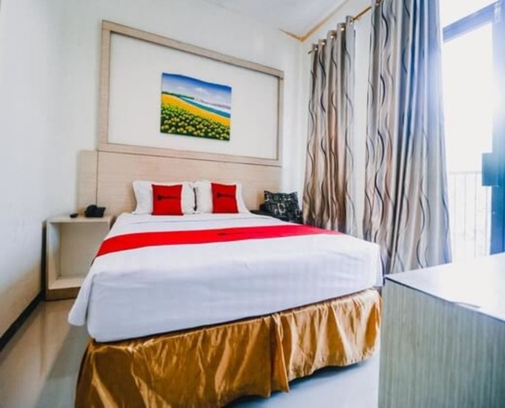 RedDoorz Deluxe Room