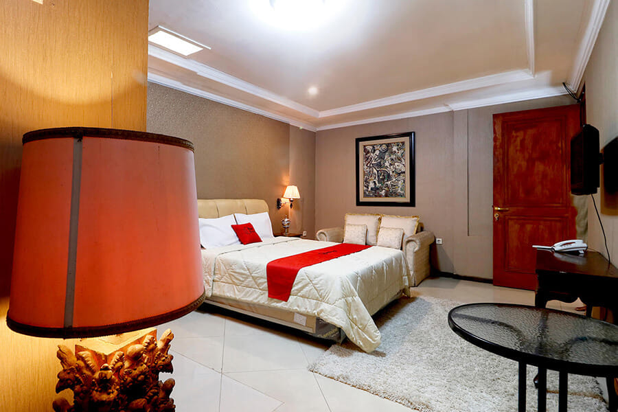 RedDoorz Plus @ Jalan Dharmawangsa