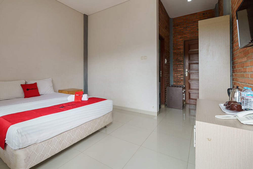 RedDoorz Room