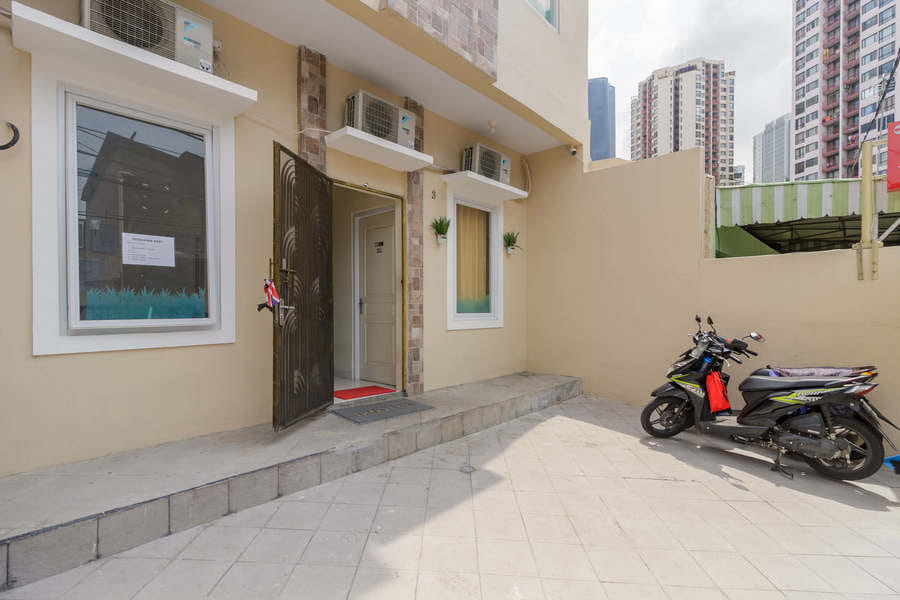 RedDoorz Plus near Taman Rasuna Menteng