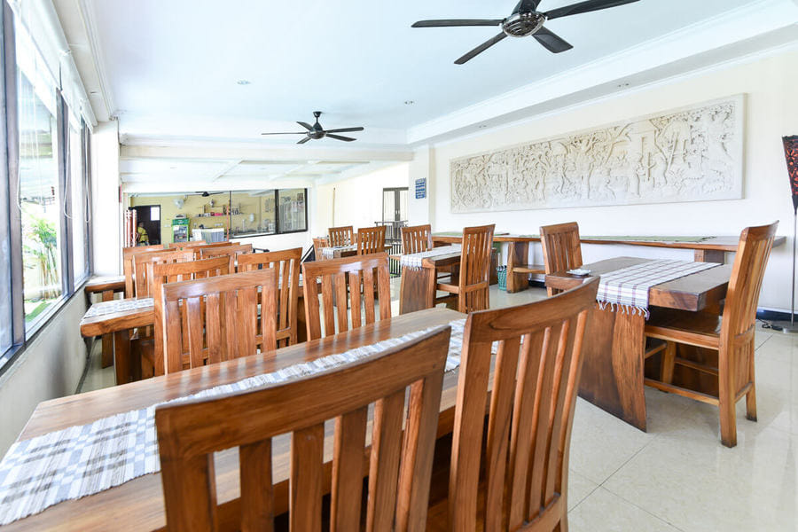 RedDoorz Plus near Mall Bali Galeria 2