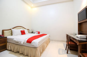 RedDoorz plus @ Tegal Panggung
