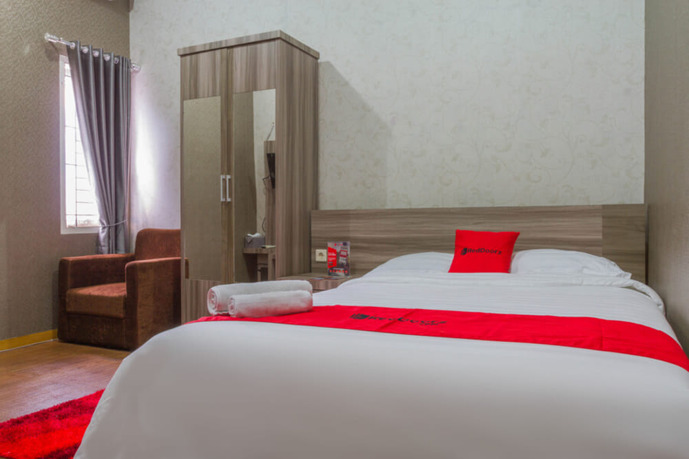 RedDoorz Room
