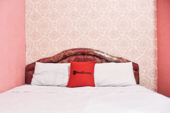 RedDoorz @ Pettarani Square Makassar