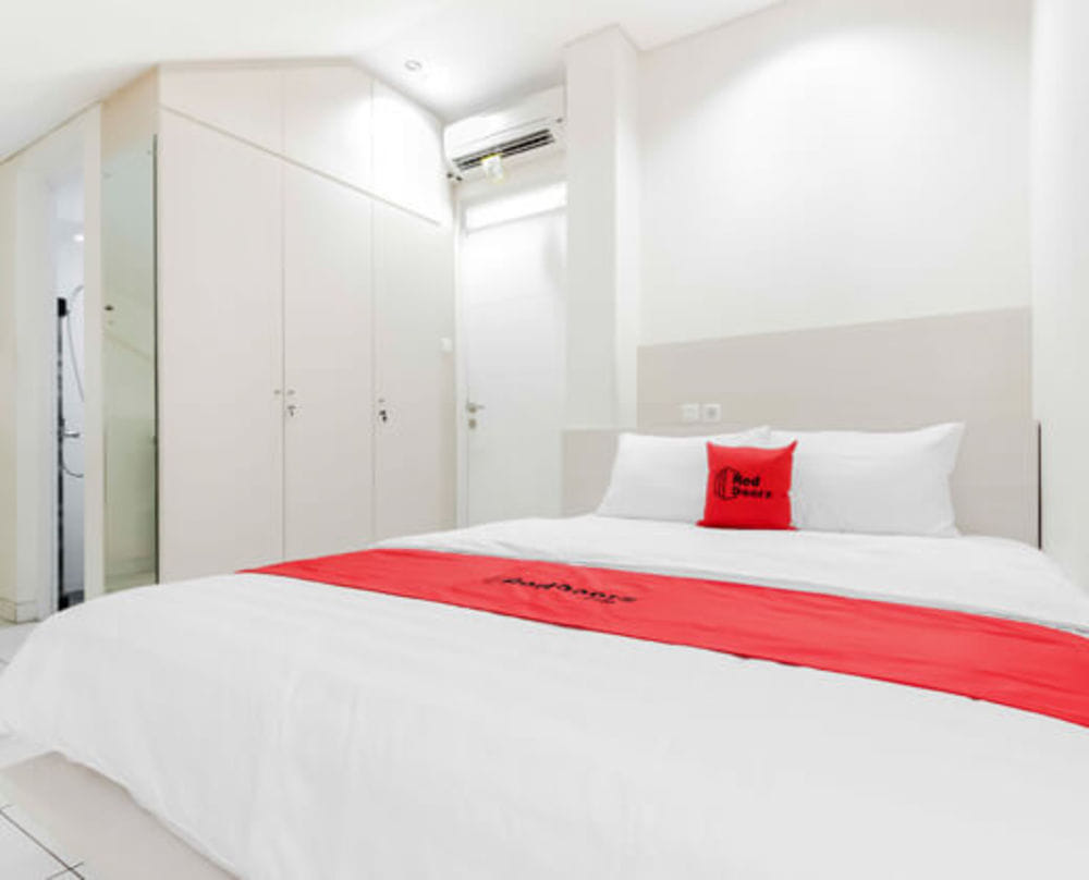 RedDoorz Room