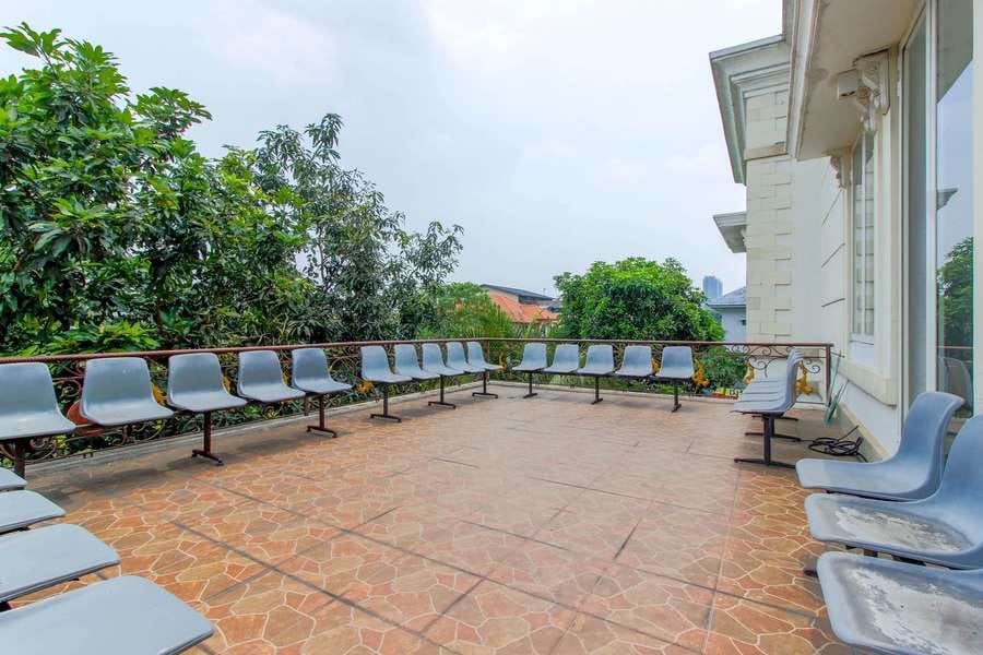 RedDoorz near UPH Karawaci 2