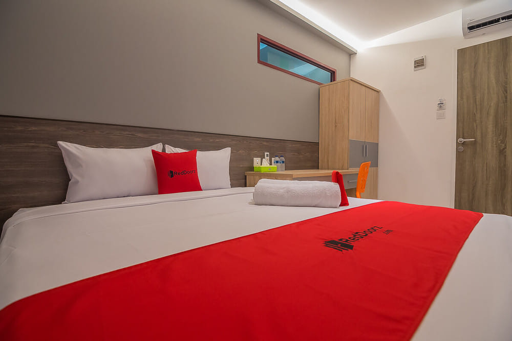 RedDoorz Room