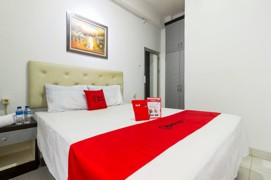 RedDoorz Near Gajah Mada Plaza 2