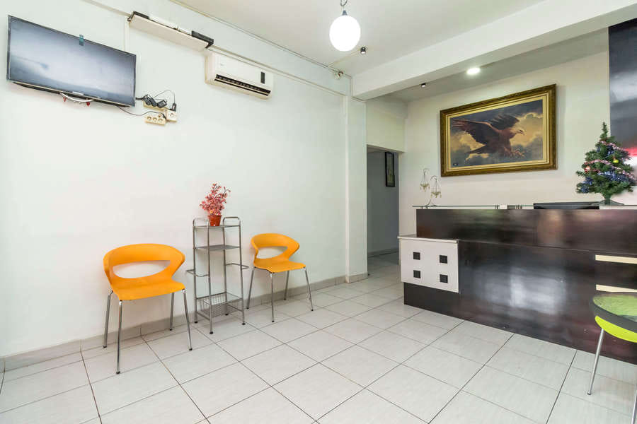 RedDoorz Near Gajah Mada Plaza 2