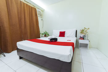 RedDoorz @ Ledesco Avenue Lapaz Iloilo