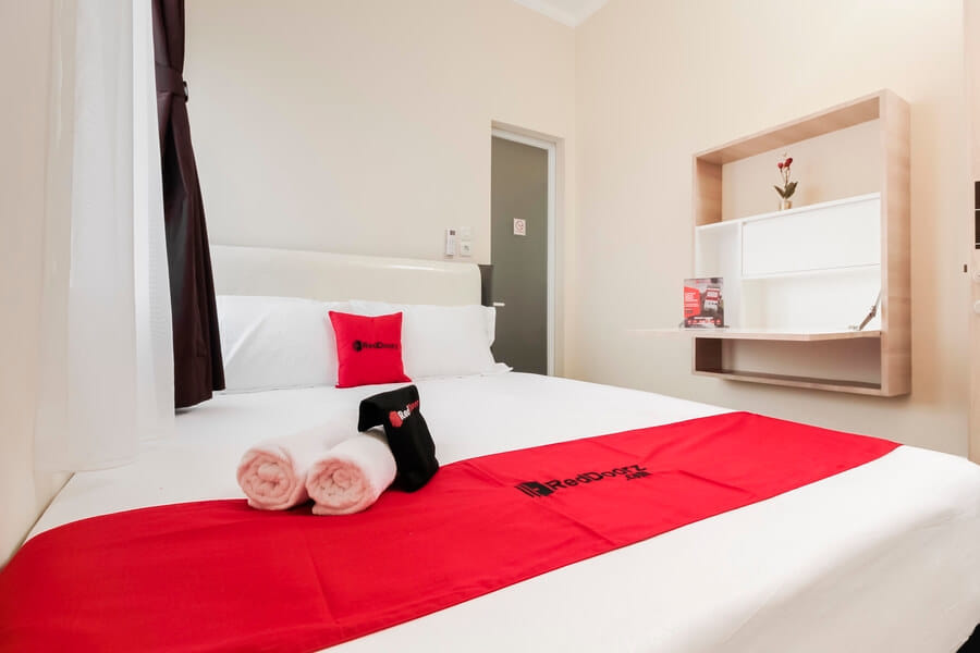 RedDoorz near Soekarno Hatta Airport