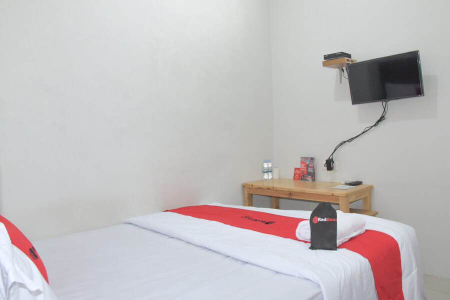 RedDoorz near Central Park Mall