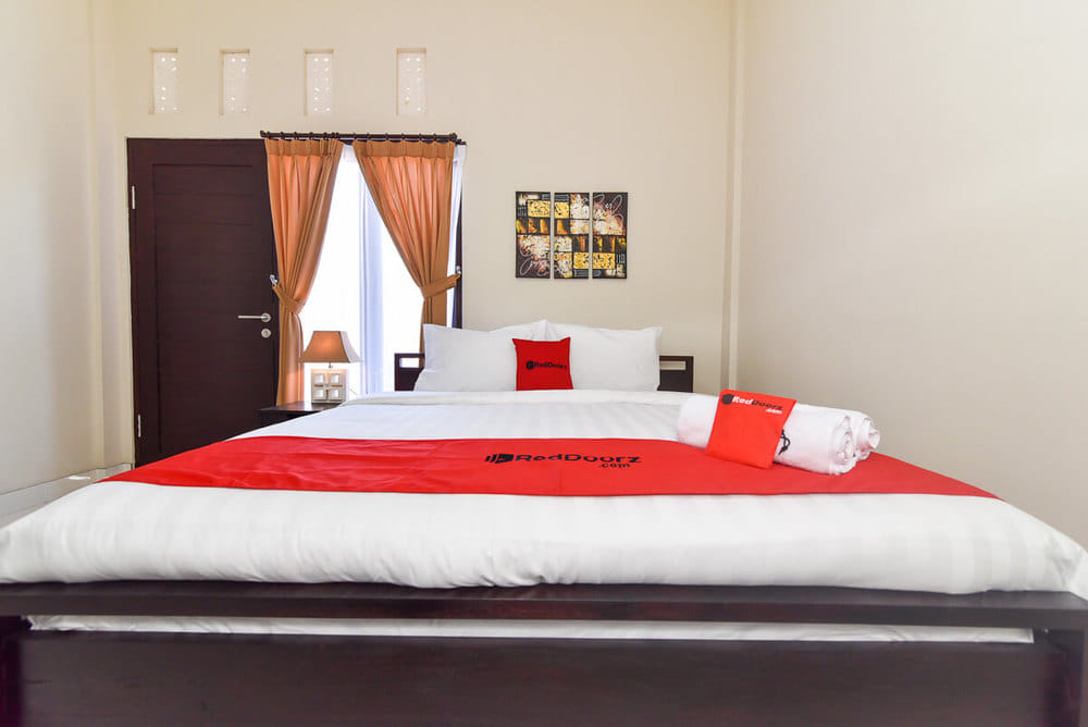 RedDoorz Room