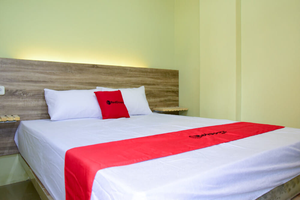 RedDoorz Room