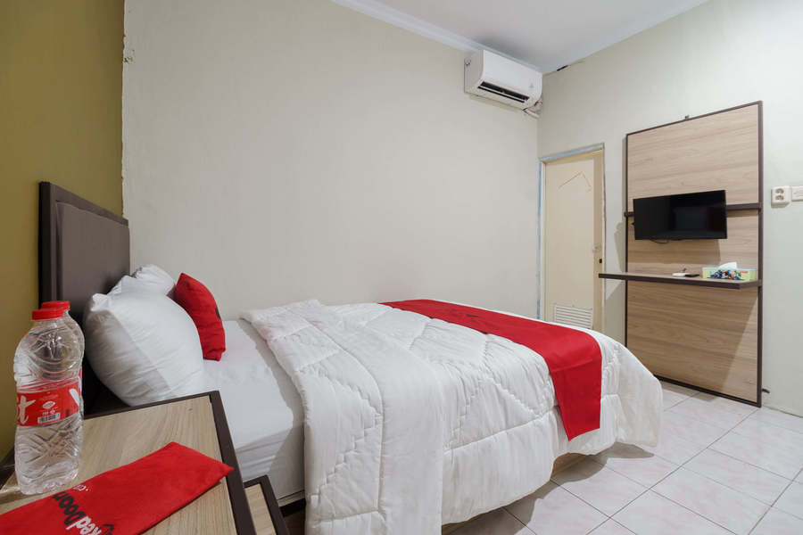 RedDoorz near Cikampek Mall Karawang
