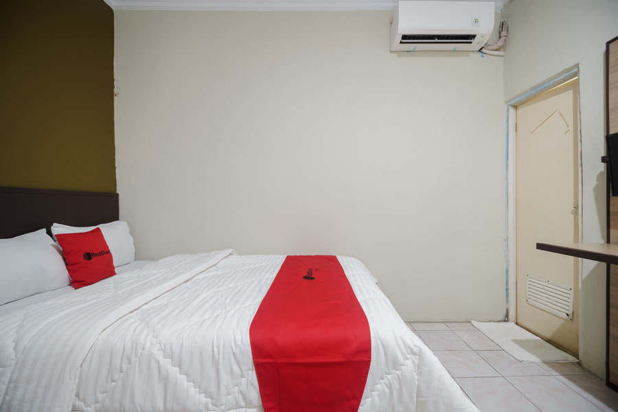 RedDoorz near Cikampek Mall Karawang