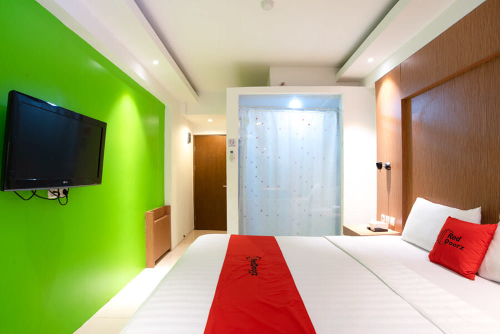 RedDoorz Room