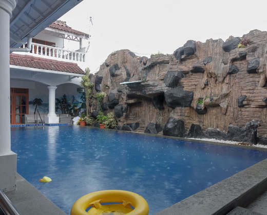 RedDoorz Syariah near Exit Toll Puncak
