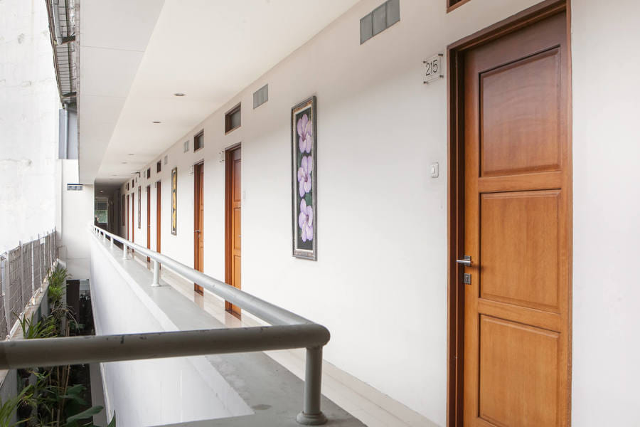 RedDoorz near Trans Studio Mall 3