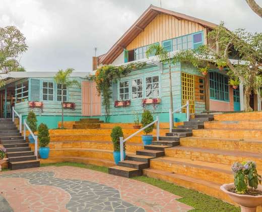 RedDoorz near Farmhouse Lembang