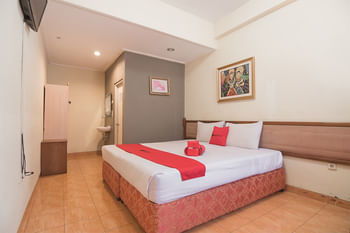 RedDoorz @ Buah Batu 3