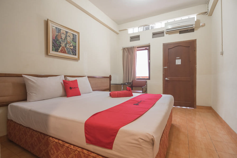 RedDoorz Room
