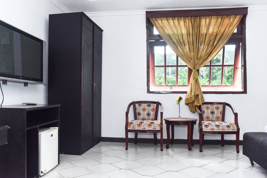 RedDoorz Plus @ Tirta Kencana Hotel 