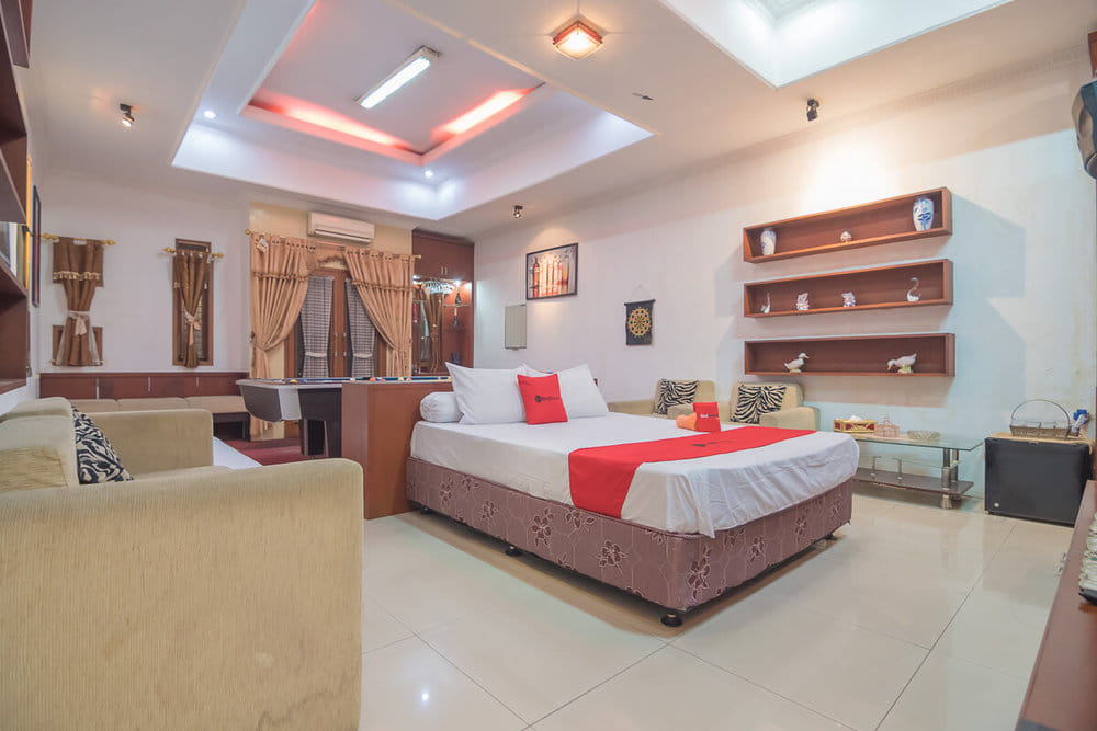 RedDoorz Family Room