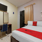 RedDoorz Plus near Pantai Malalayang Manado