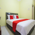 RedDoorz near Petra University 2