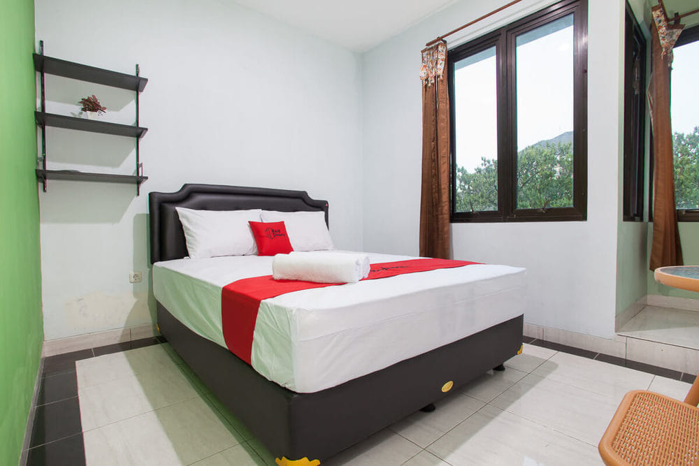 RedDoorz Room