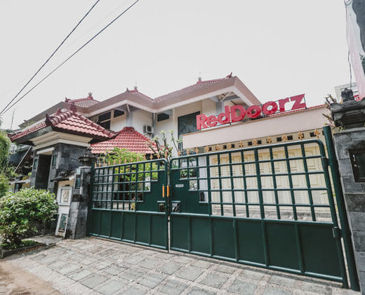 RedDoorz Syariah near Gelora Delta Sidoarjo