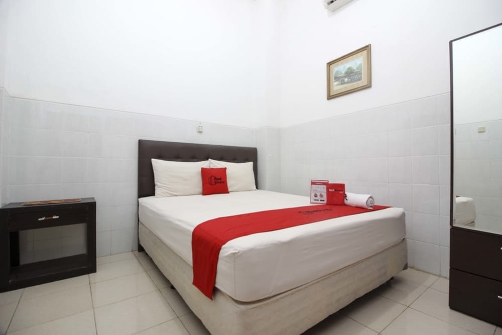 RedDoorz Room