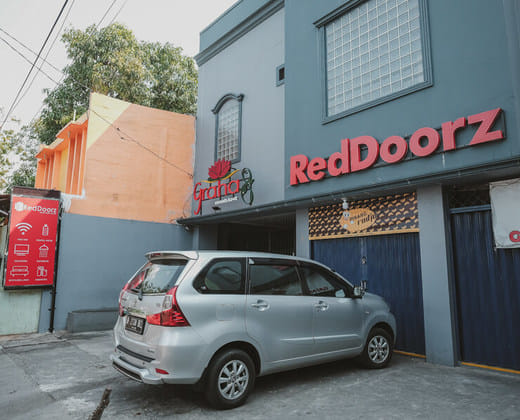 RedDoorz near RSUD Koja